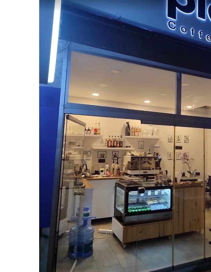 Işıl Işıl Platz Coffee House Cephesi (Gece)